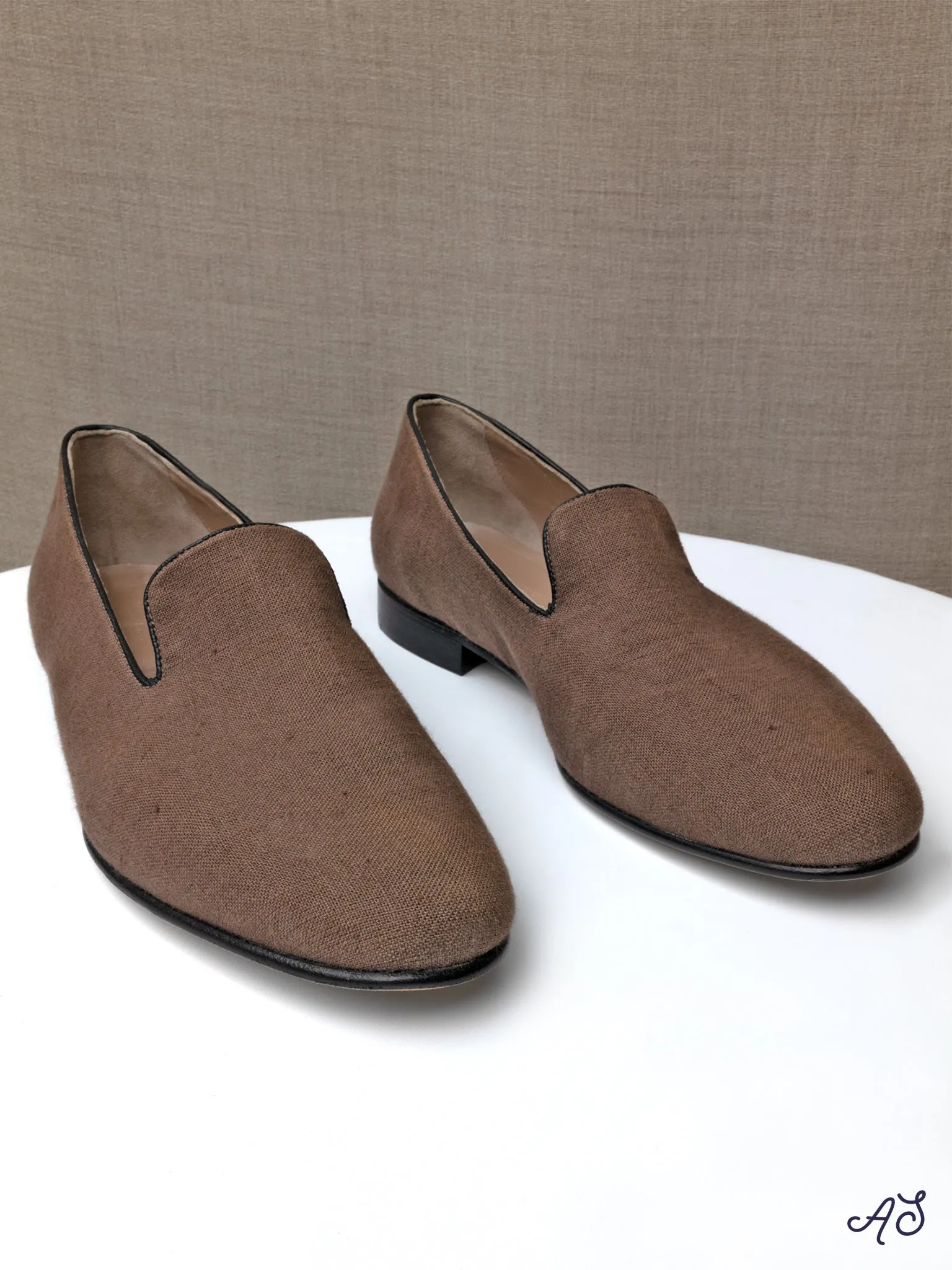 Albert Slippers in Brown Linen Loafers