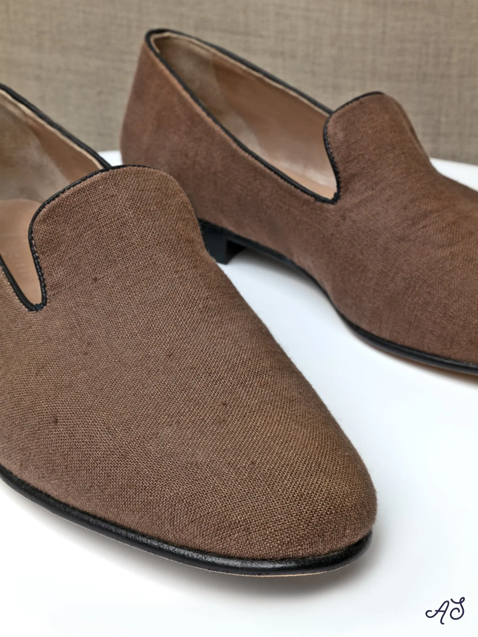 Albert Slippers in Brown Linen Loafers