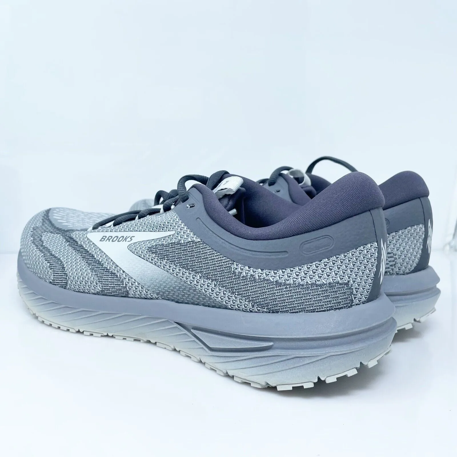 Brooks Mens Revel 7 1104351D014 Gray Running Shoes Sneakers Size 12 D