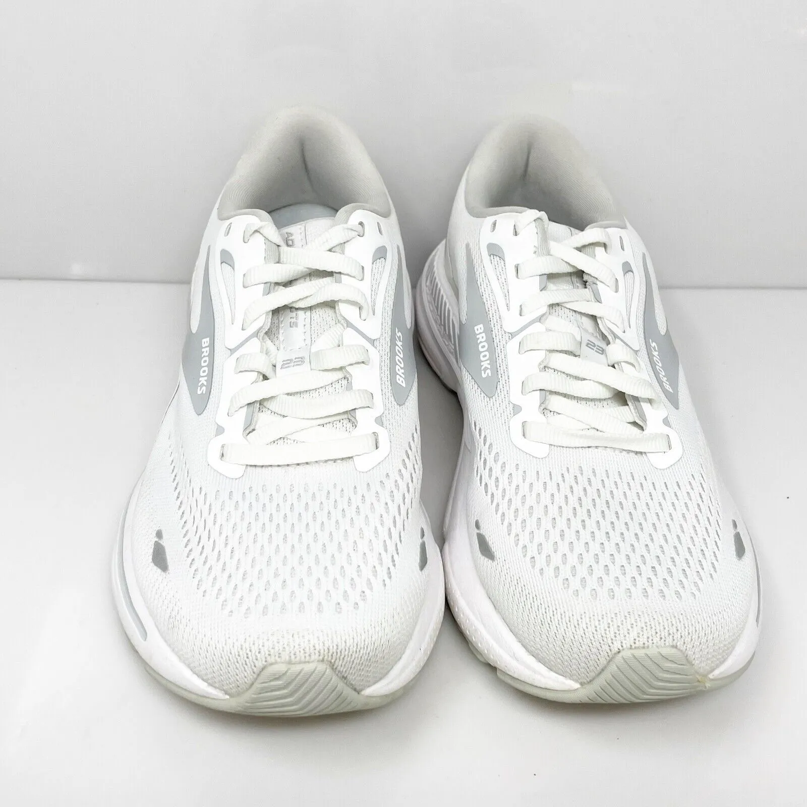 Brooks Womens Adrenaline GTS 23 1203811B104 White Running Shoes Sneakers Size 8B