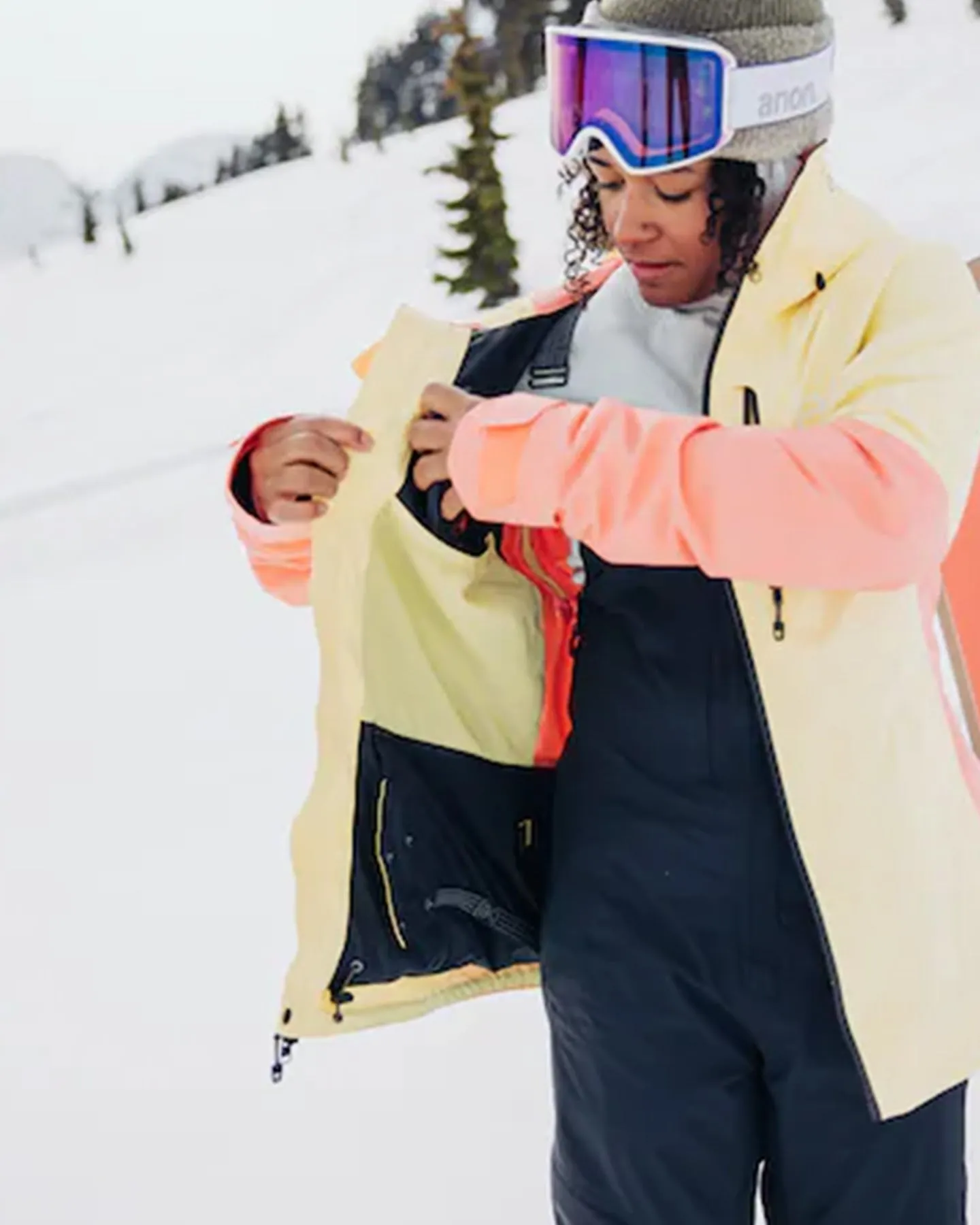 Burton Women's [ak]® Upshift Gore-Tex 2L Snow Jacket - Buttermilk/Reef