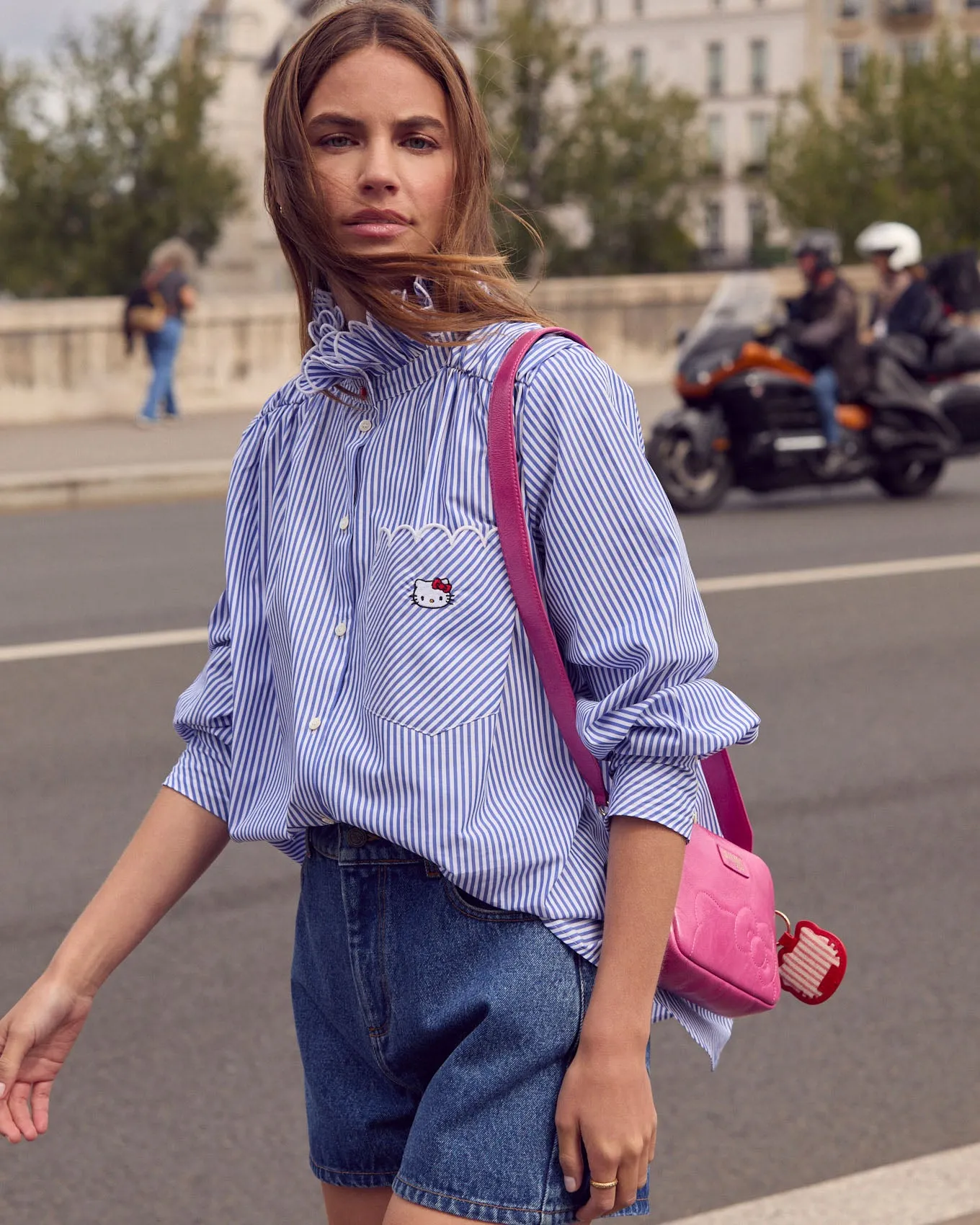 Chemise Léonor rayures bleu et blanc Hello Kitty