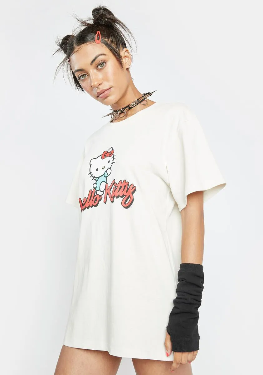 Hello Kitty Waving Oversized Tee-