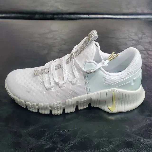 Nike Wmns Free Metcon 5 Premium Summit White/Light Lemon...