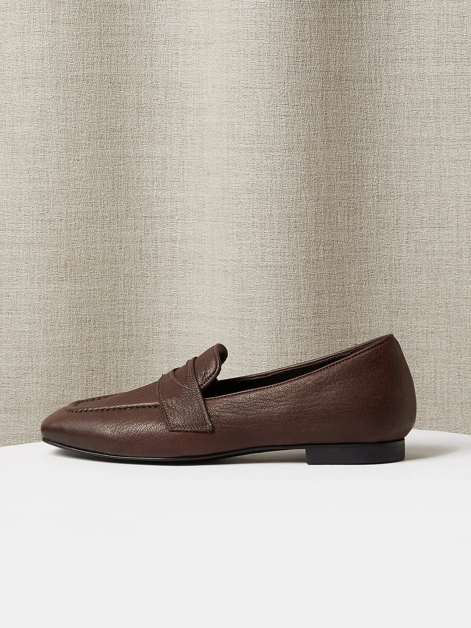 Penny Loafers in Chocolate Deer Leather