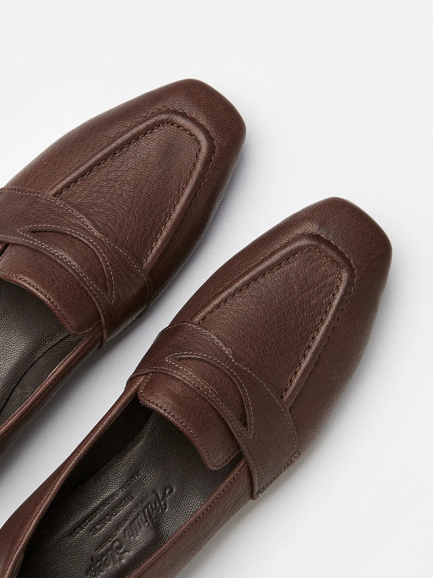 Penny Loafers in Chocolate Deer Leather