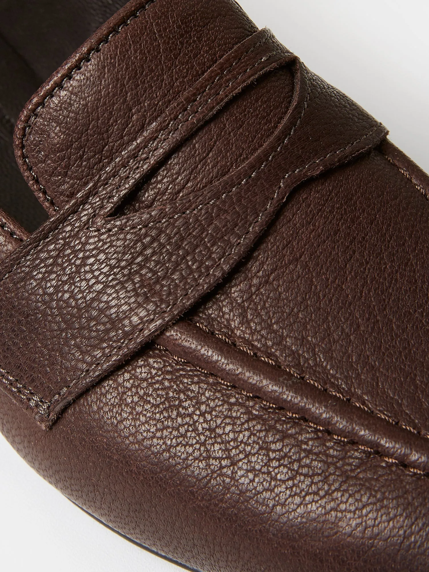 Penny Loafers in Chocolate Deer Leather