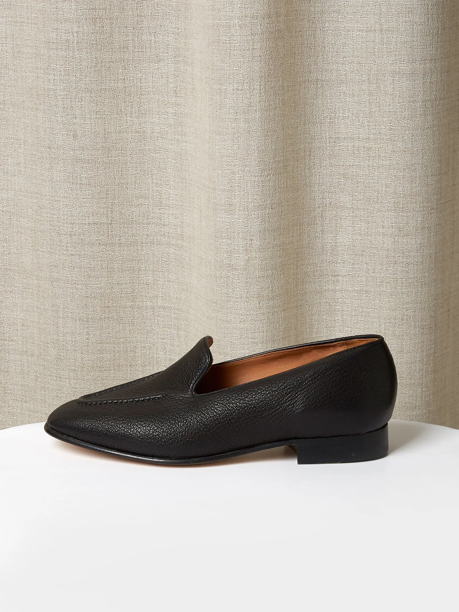 Pintuck Loafers in Black Deer Leather