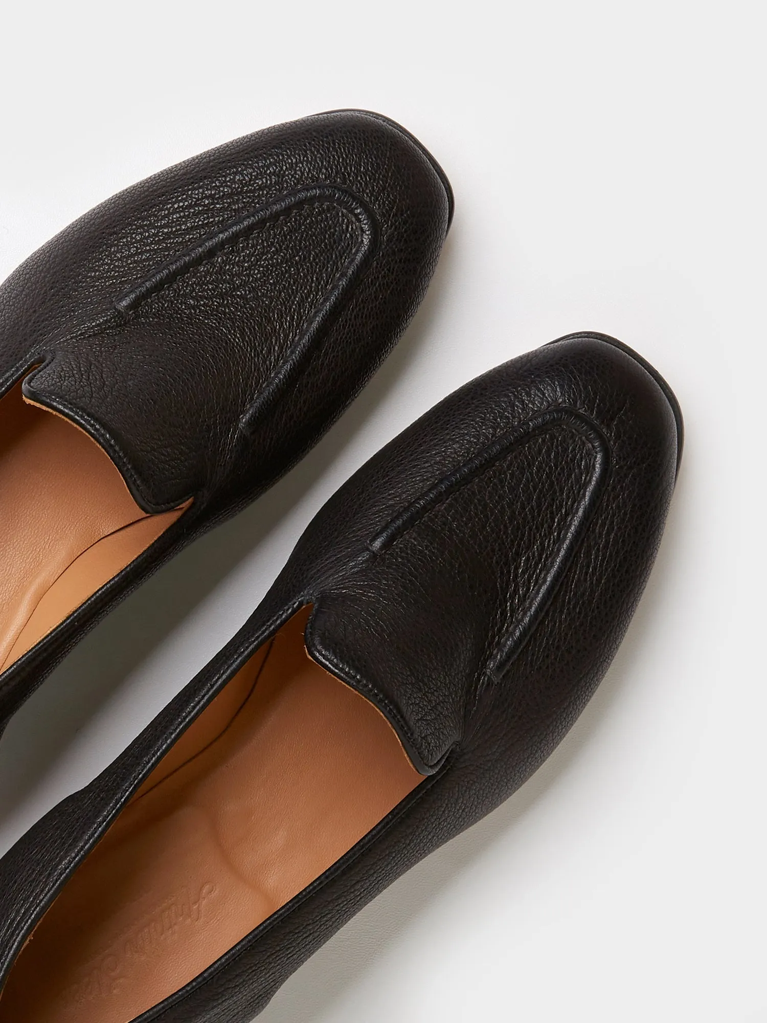 Pintuck Loafers in Black Deer Leather