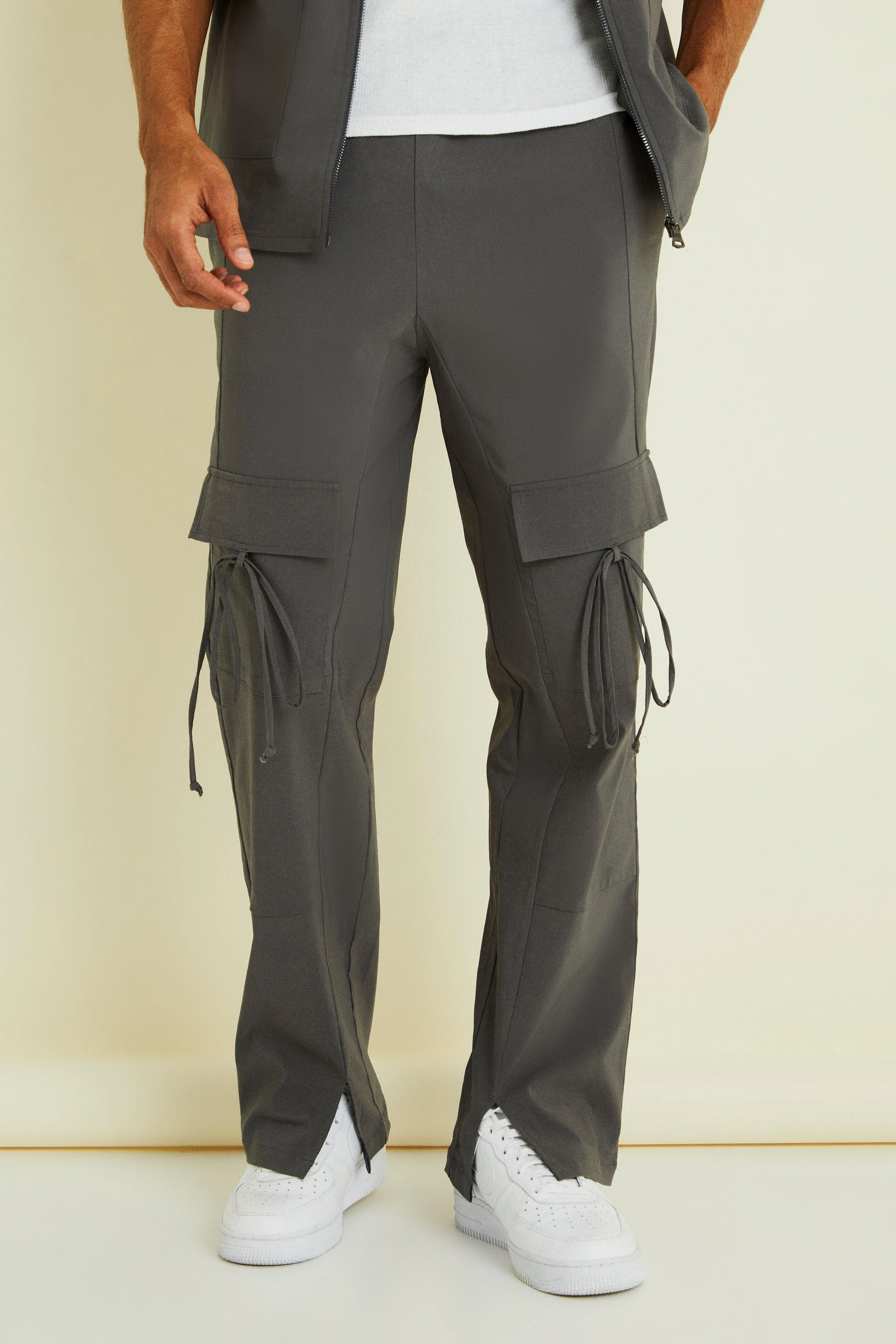 Relaxed Elasticated Waist Cargo Pants